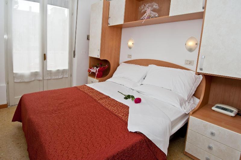 Hotel Chery Milano Marittima Ngoại thất bức ảnh